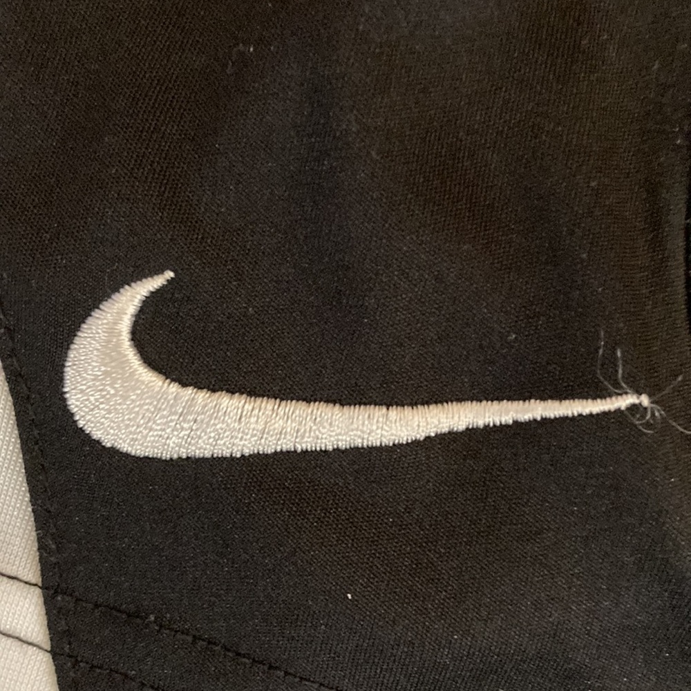 Nike boys XL shorts teen size (used) pockets and drawstrings - Picture 5 of 10
